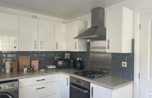 Sheffield 3-Bed Warm Comfy home - Photo 11