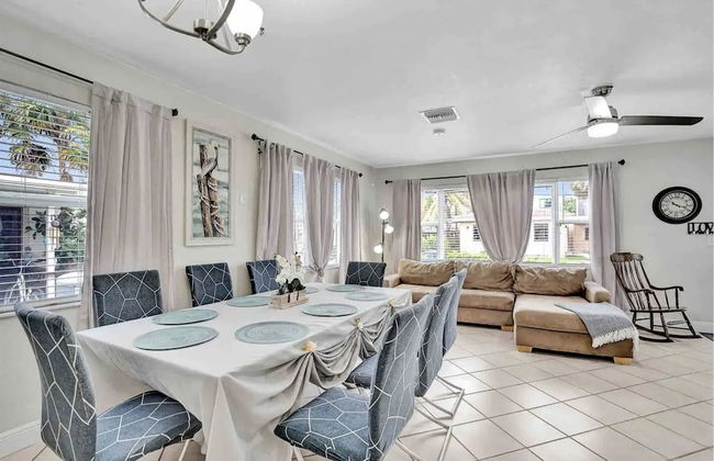 Palm Lined Oasis Walk To Beach - Foto 11