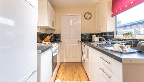 Contractor & Family Friendly 2-Bedroom House in St Helens Newly Refurbished - Foto 4, stove