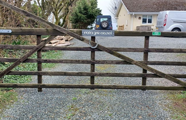 Relax With Amazing Views! 1-bed Studio in Tegryn - Foto 25