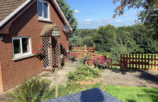 Lovely 2-bed Cottage in Pencarreg - Photo 1