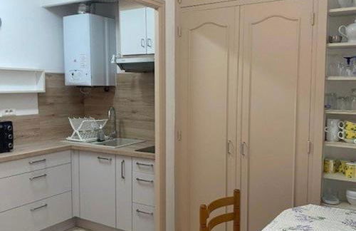 Studio cosy avec terrasse, parking et wifi - Idéal cures et centre-ville, Amélie-les-Bains - FR-1-703-3 - Foto 3