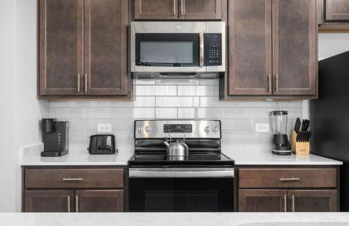 Affordable 2-Bedroom Fishers Pool View - Foto 11