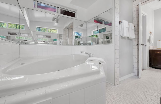 Hudson Manor 4 Bedroom Home by RedAwning - Foto 36