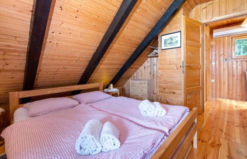 Beautiful Home In Samobor With Kitchen - Photo 33