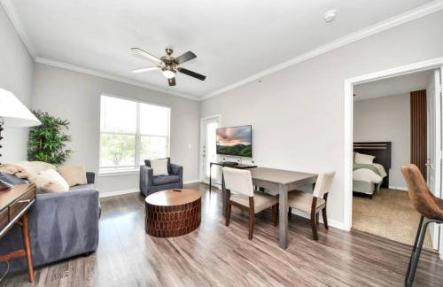 Lux Resort-Style Pool, Gym, Parking Near Houston - Foto 8