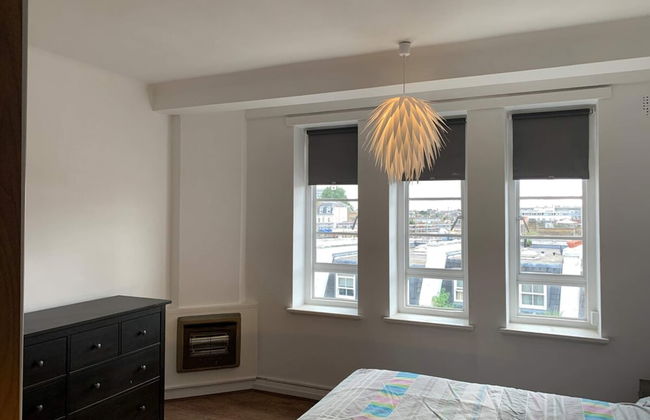 Contemporary 2 Bedroom Flat in Bayswater - Photo 13