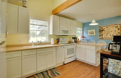 Family-Friendly Cottage, Walk to the Beach! - Foto 7