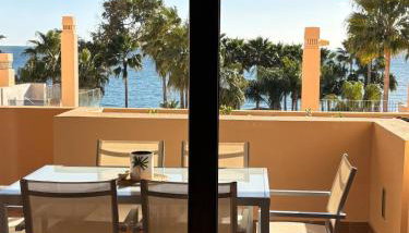 5 Stars BEACHFRONT PARADISE - Seaview, Always Heated Pool, Gym, Sauna! - Foto 5