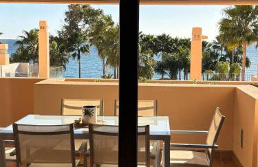 5 Stars BEACHFRONT PARADISE - Seaview, Always Heated Pool, Gym, Sauna! - Foto 5