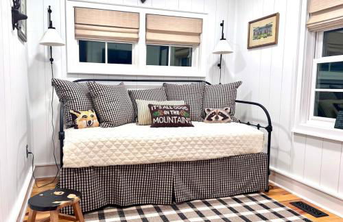 Stay Foxy Cottage, Mirror Lake Highlands, NC - Foto 12