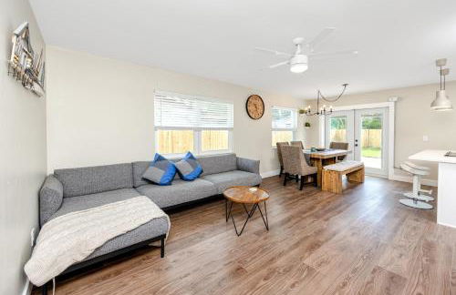 Modern Vacation Home 3BR 1BTH Close to Gulf Beach - Foto 2