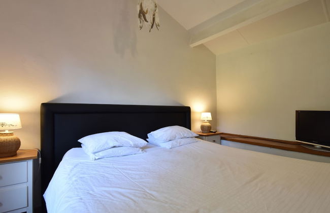 Cottage With Bubble Bath - Photo 3