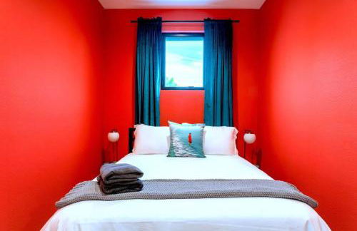 Queens Gambit - 7 Minutes from Downtown - Sleeps 16 - Foto 26