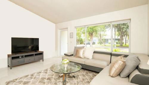 Waterfront 2-Story Villa with Heated Pool - Foto 3