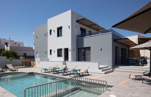 Sunnyside Villas, Just Steps to the Beach & Restaurants, By ThinkVilla - Photo 49