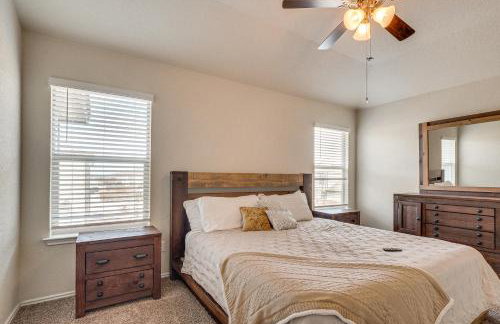 Family Friendly! 2-Story Home Near Georgetown Sq - Foto 18