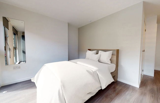 For Student Only Canvas Glasgow - Photo 11