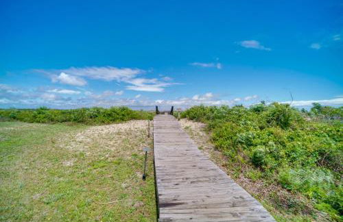 Beachfront Condo with 3 Pools on St Helena Island! - Foto 31