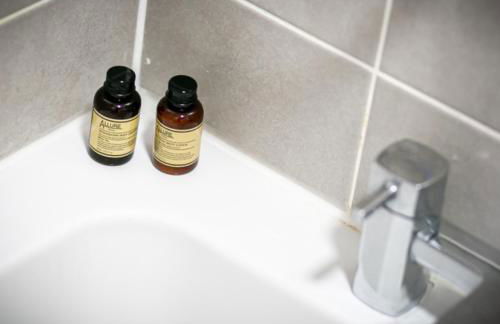 Pluxa The Hideaway - Fully private serviced apartment & parking - Foto 19