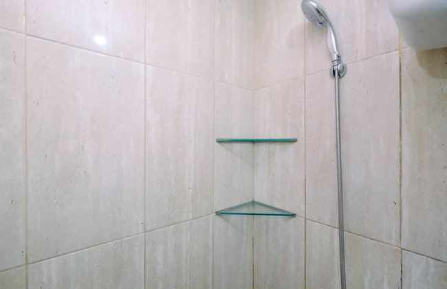 Modern Style Studio Apartment at Azalea Suites with City View - Foto 9