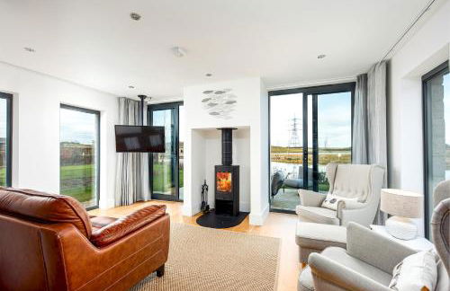 Lakeside property with spa access on a nature reserve Grays Cottage WI24 - Photo 9