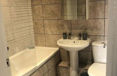 Affordable Luxury 1 Stunning apartment Sunderland close to City centre hospital Crown Works Studio and Nissan - Foto 2