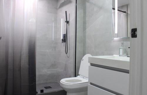 2 bdrm Modern & Hip Apt with Private Patio - Foto 21