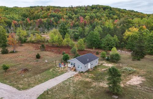 Family Home in Rapid City about 4 Mi to Torch Lake! - Foto 3