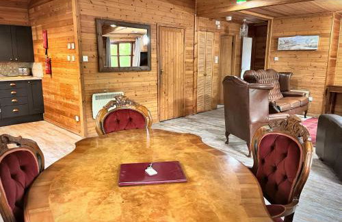 Shrew Lodge-woodland Lodges-Hot Tub-Pembrokeshire-Tenby - Foto 4