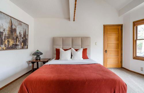 Stay Portland - 3BR Craftsman - Vintage Charm - Great Location - Foto 15