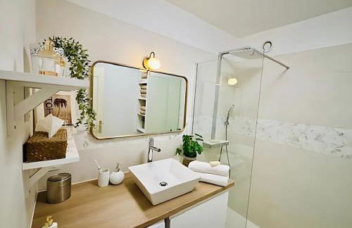 L'écrin du 12- Studio élégant sur jardin avec parking - Foto 9