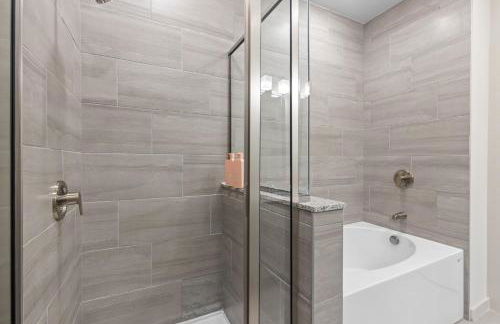 Modern 2BR Poolside Patio Suite in North Austin - Foto 35