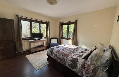 Spacious 4 Bedroom Chalet on Hiking Trails - Foto 20