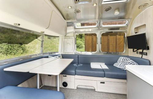 Fully-Equipped Airstream Rental for Glamping in Chelan, Washington - Foto 7
