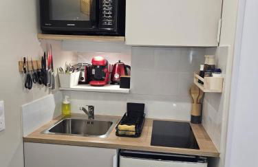 Elegant studio, 2-4 people, WiFi, pool, parking - Foto 18