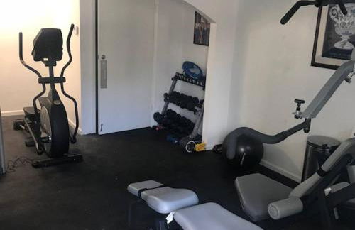 Best Location! 4 BR! Next to French QT by YouRent - Foto 51