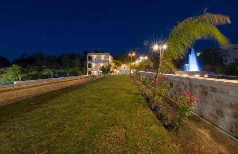 Queen Electra with pool and tennis court - Photo 34