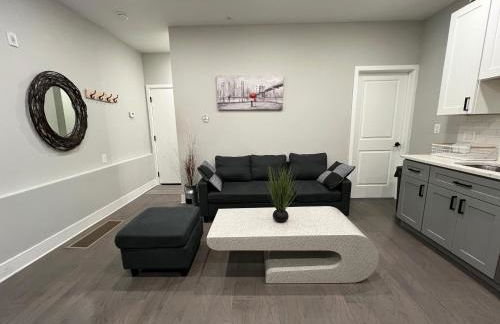 Charming 3BR 2BA with Private Patio - Foto 7