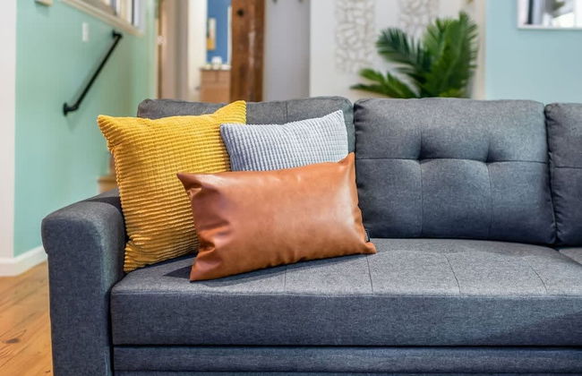 100 Year-old Historic Brick 2BR Loft Large Patio2 - Foto 63