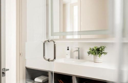 Contemporary Condo - Grill - Balcony - Tesoro - Foto 20