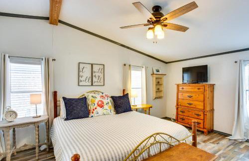 Hot Tub and Dock Lakefront Mabank Home - Foto 15