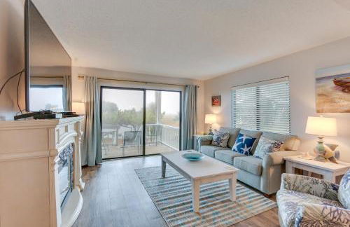 Swim and Relax St Helena Island Gem with Deck! - Foto 1