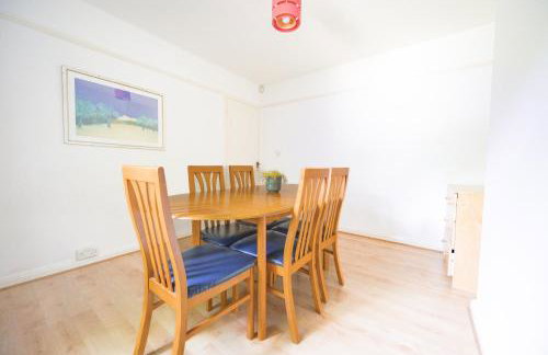 Cambridge North 3 Bedroom Family Home, Spacious Garden, BBQ & Parking - Foto 7