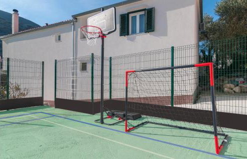 10 Bedroom Beautiful Home In Kucice - Foto 8