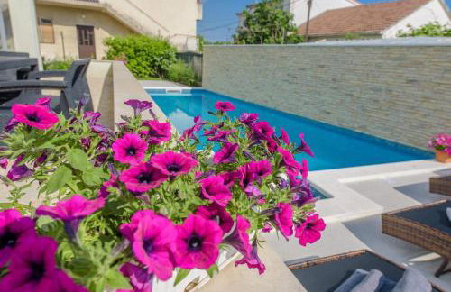 Villa Barbara-Kastela with heated pool - Foto 43