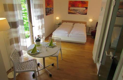 AMENITY-Garden-Apartments - Photo 32