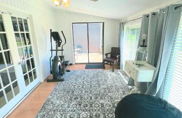 Big, Tidy, Cushy, & Activities - Foto 26