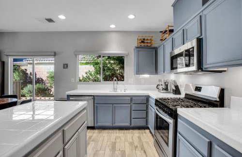 Near Downtown Palm Springs Home with Mountain Views - Foto 16