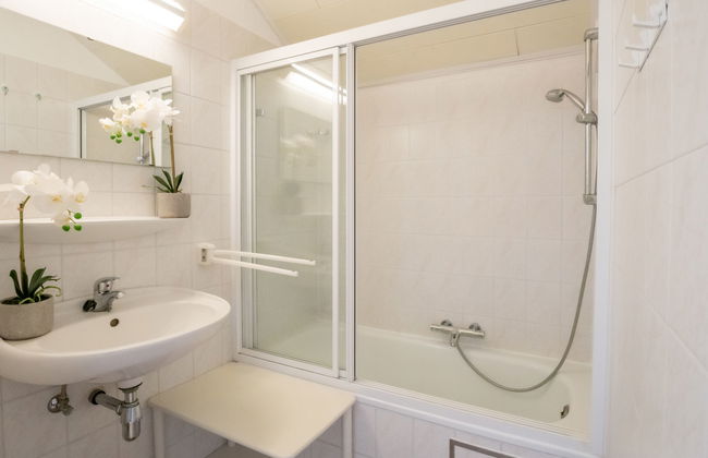 1 bedroom Apartment in De Haan with swimming pool and garden - Photo 3